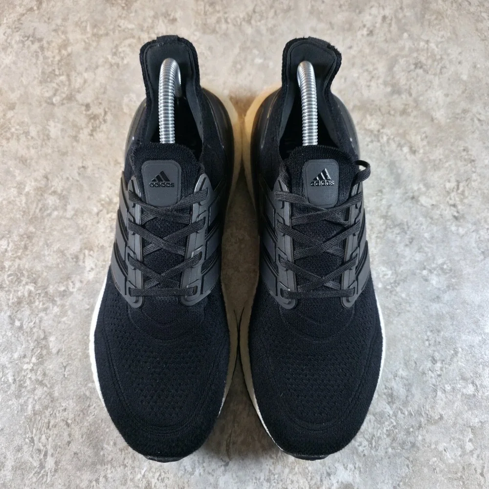 Adidas UltraBoost 21 Womens 9 Black White Walking Running Shoes *Barely Worn.